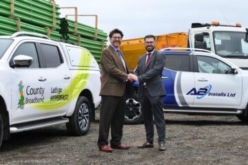 The new partnership is part of County Broadband’s commitment to deliver full-fibre broadband to half a million premises across the East of England by 2027. Lloyd Felton, CEO of County Broadband (left) and Alfie Beaney, CEO of AB Installs (right).